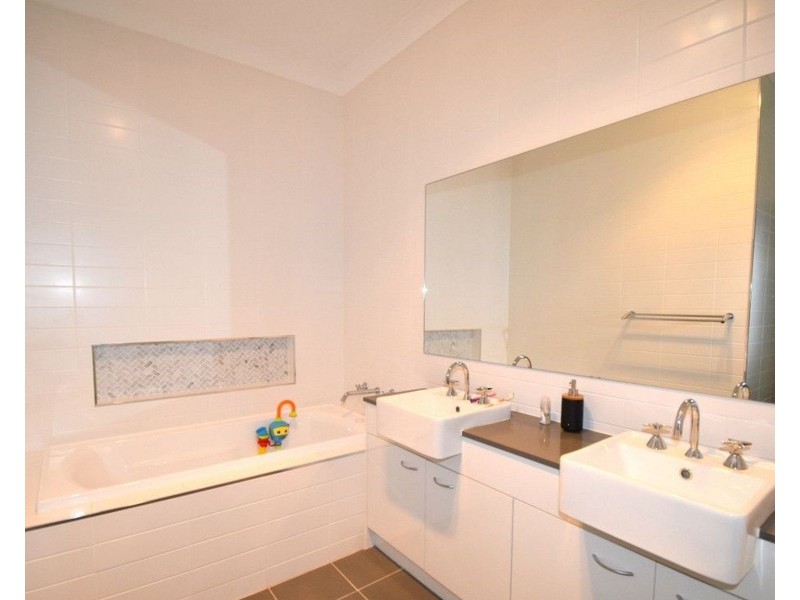 5 Moonlite Court, Harrington Park NSW 2567