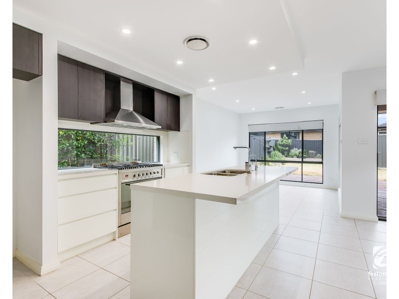 5 Minnamurra Drive, Gregory Hills NSW 2557