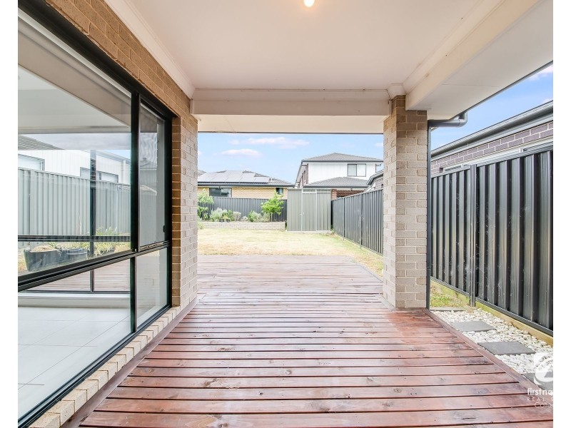 5 Minnamurra Drive, Gregory Hills NSW 2557