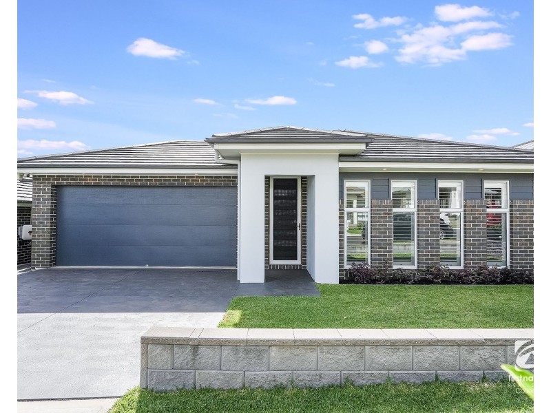 16 Rowan Street, Oran Park NSW 2570