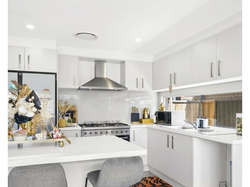 15 Potts Street, Oran Park NSW 2570