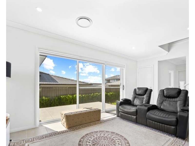 15 Potts Street, Oran Park NSW 2570