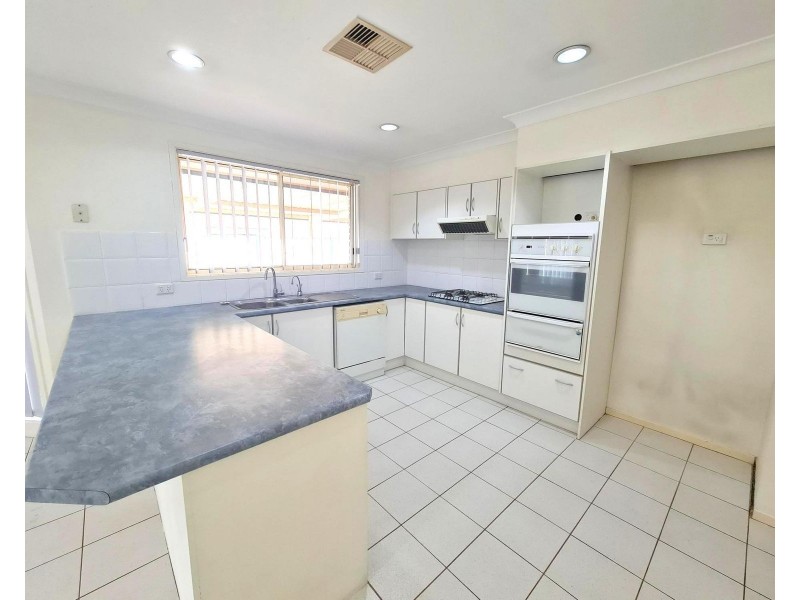 32 Watson Road, Mount Annan NSW 2567