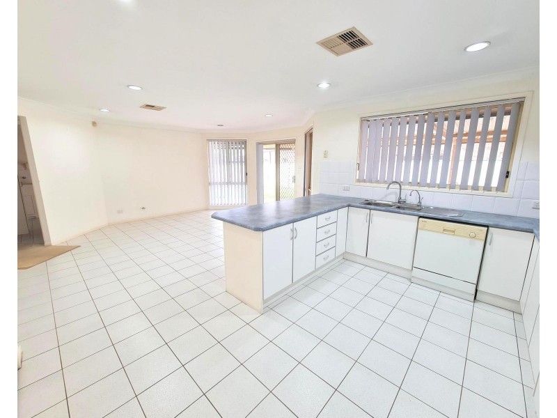 32 Watson Road, Mount Annan NSW 2567