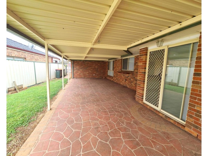 32 Watson Road, Mount Annan NSW 2567