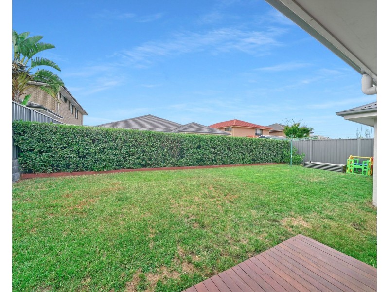 32 Felix Street, Gregory Hills NSW 2557