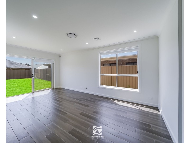 79 Springs Road, Spring Farm NSW 2570