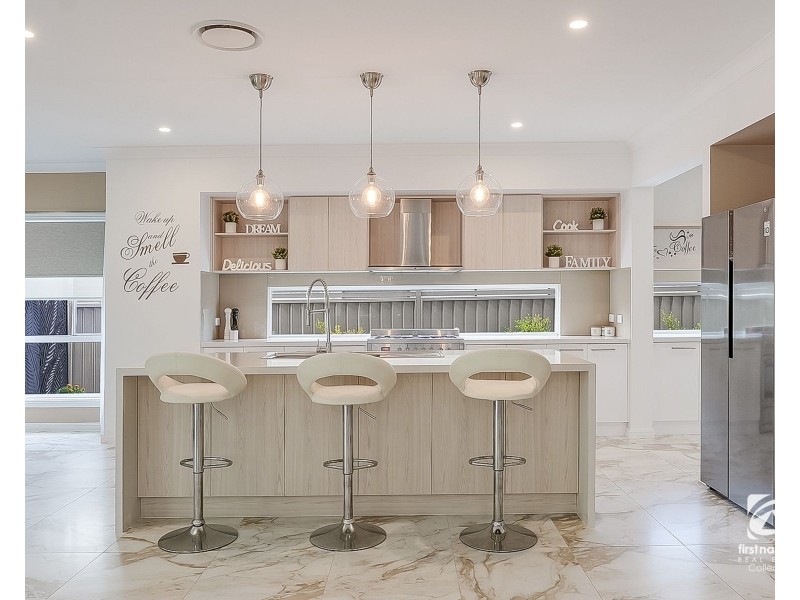 16 Binda Way, Harrington Park NSW 2567