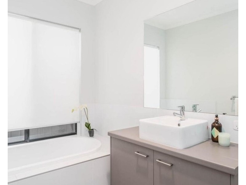 329 South Circuit, Oran Park NSW 2570