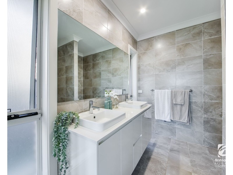 20 Thorpe Circuit, Oran Park NSW 2570