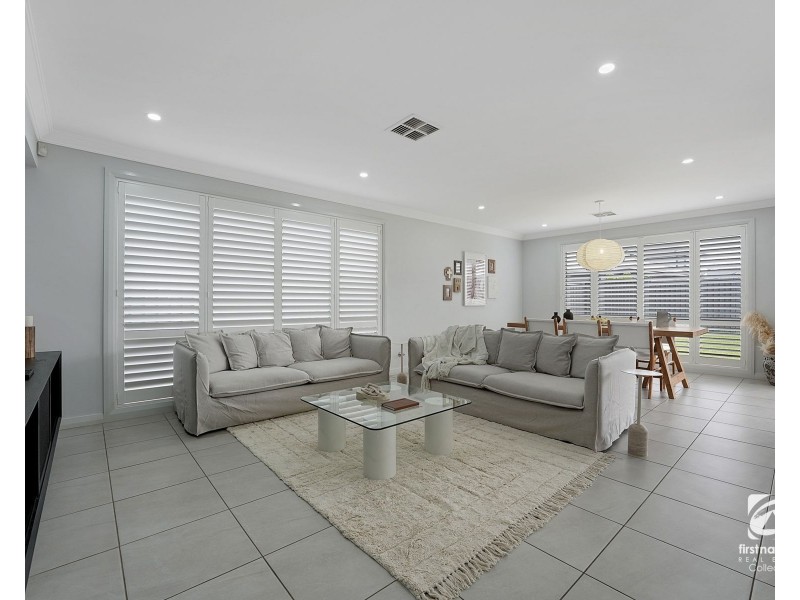 9 Phillips Avenue, Oran Park NSW 2570