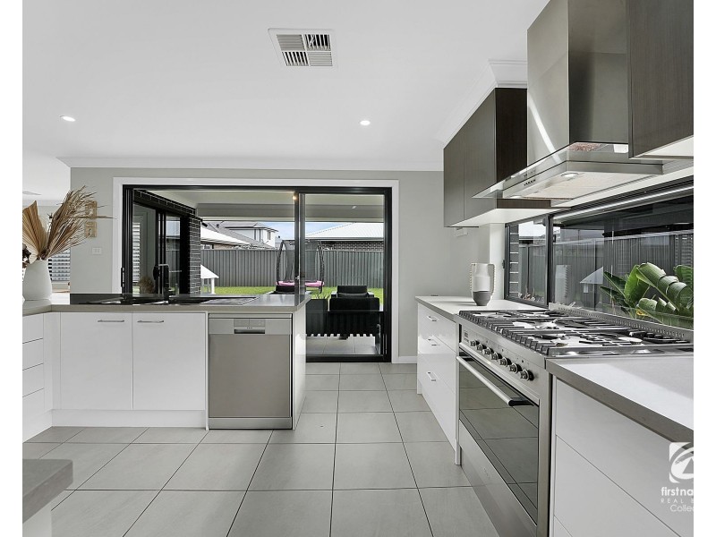 9 Phillips Avenue, Oran Park NSW 2570