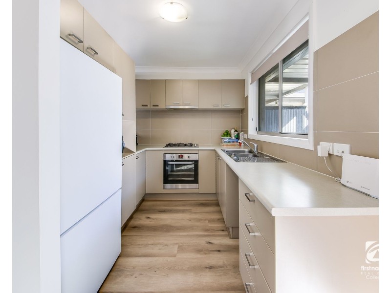 4 Hampshire Boulevard, Spring Farm NSW 2570