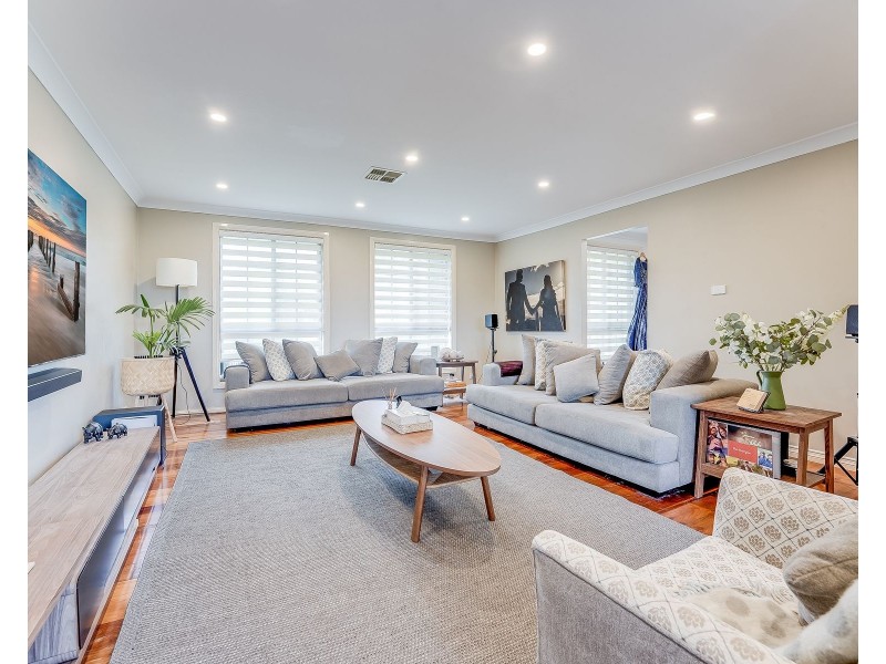 18 Stenhouse Drive, Mount Annan NSW 2567