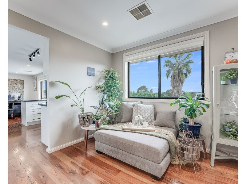 18 Stenhouse Drive, Mount Annan NSW 2567