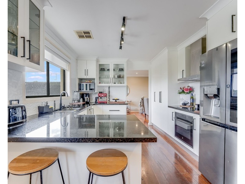 18 Stenhouse Drive, Mount Annan NSW 2567