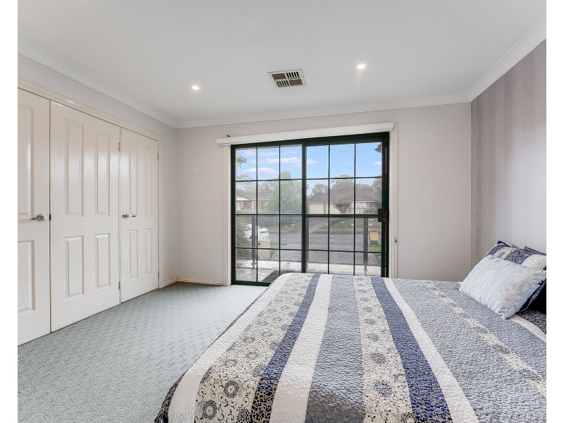 18 Stenhouse Drive, Mount Annan NSW 2567