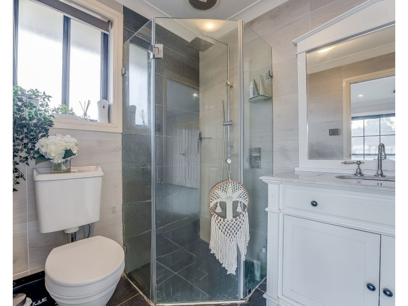 18 Stenhouse Drive, Mount Annan NSW 2567