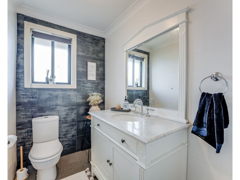 18 Stenhouse Drive, Mount Annan NSW 2567