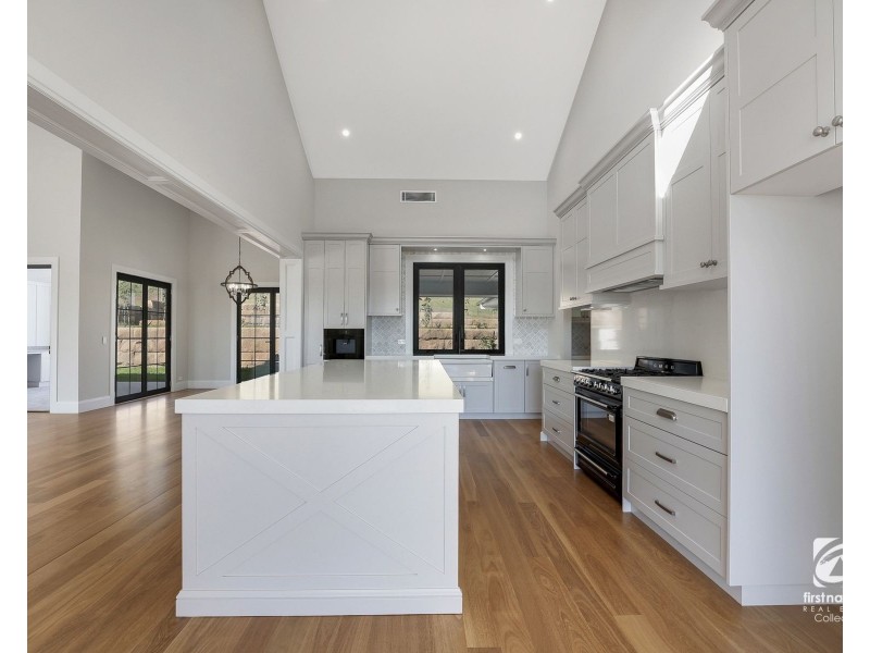 33 Eliza Place, Picton NSW 2571