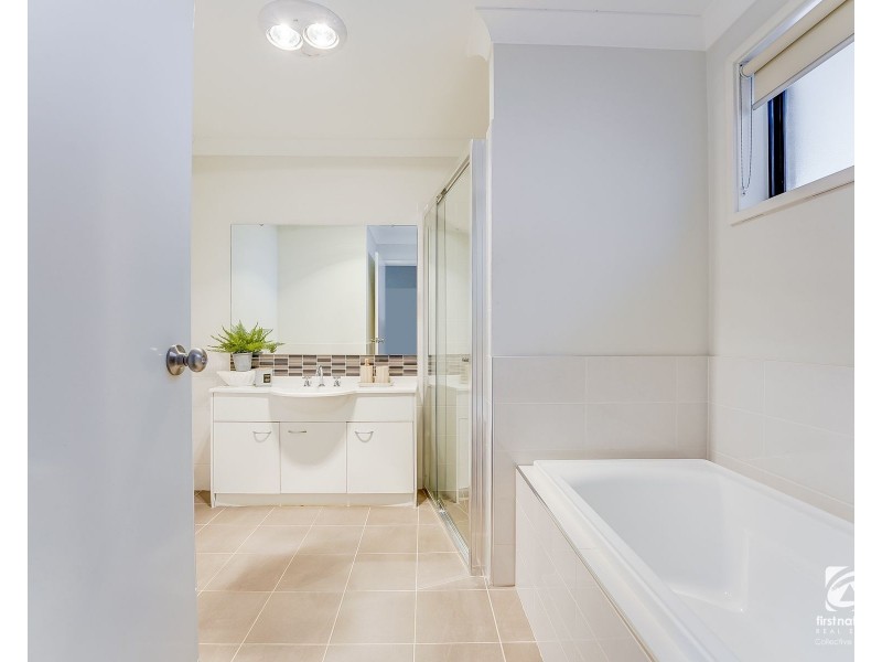 13 Silky Road, Spring Farm NSW 2570