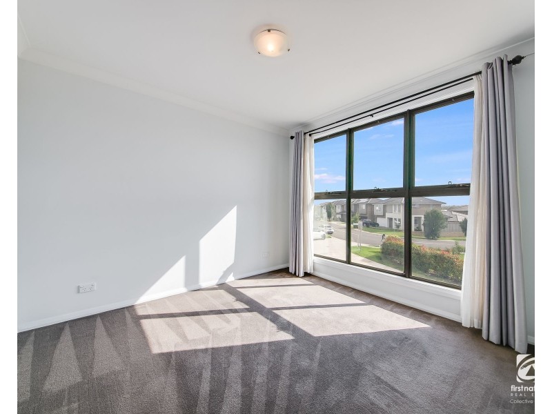 7 Searle Way, Oran Park NSW 2570