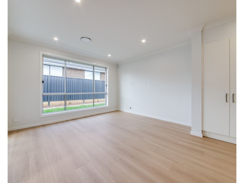 4 Leigham Holme Way, Tahmoor NSW 2573