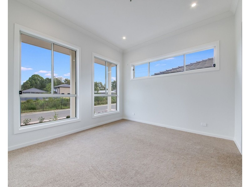 4 Leigham Holme Way, Tahmoor NSW 2573