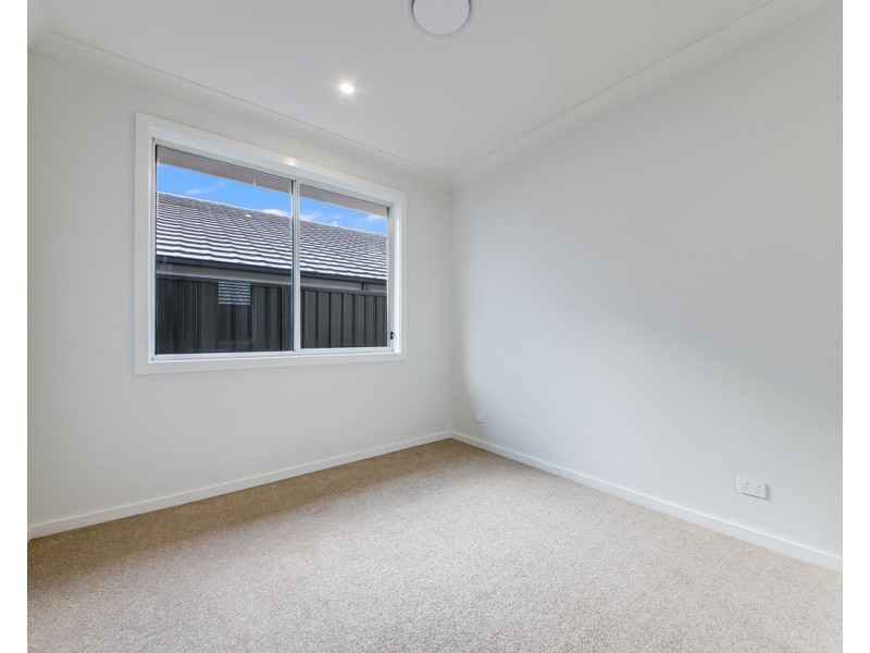 4 Leigham Holme Way, Tahmoor NSW 2573