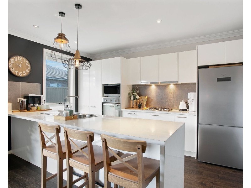 8 Thiele Street, Spring Farm NSW 2570