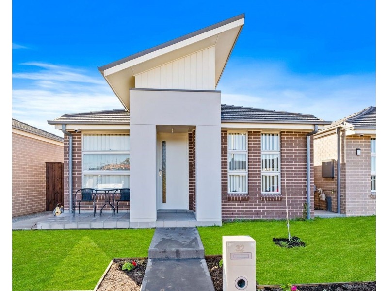 32 Sainsbury Road, Catherine Field NSW 2557