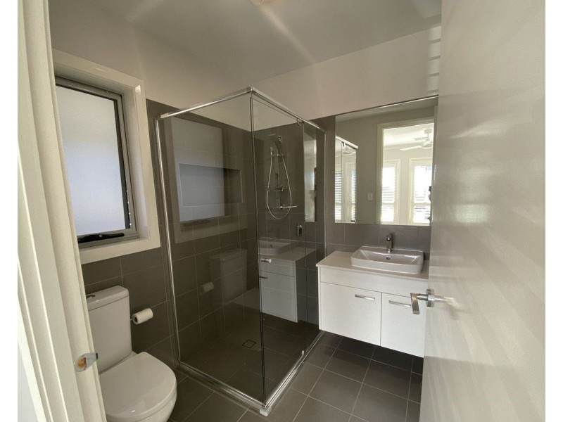 16 Victor Street, Gregory Hills NSW 2557