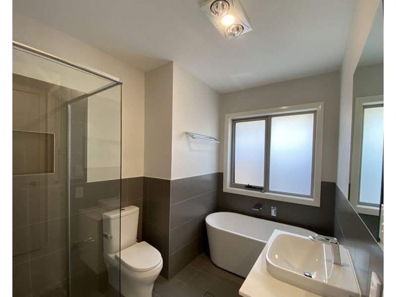 16 Victor Street, Gregory Hills NSW 2557