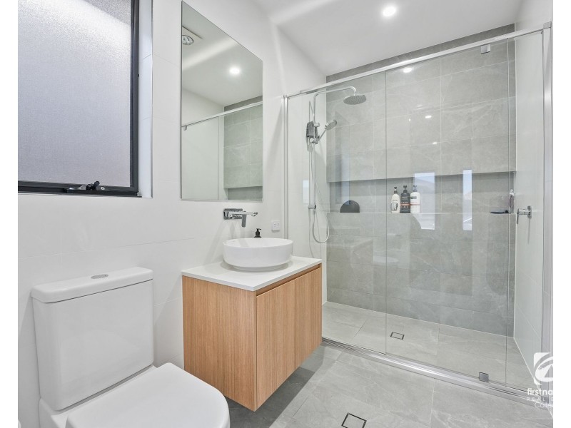 33 Limestone Avenue, Spring Farm NSW 2570