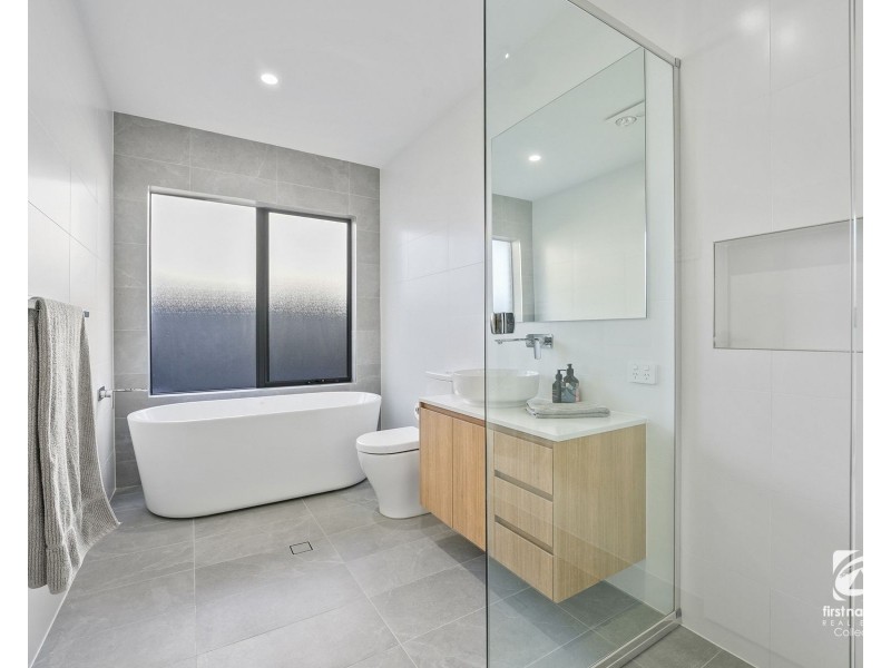 33 Limestone Avenue, Spring Farm NSW 2570