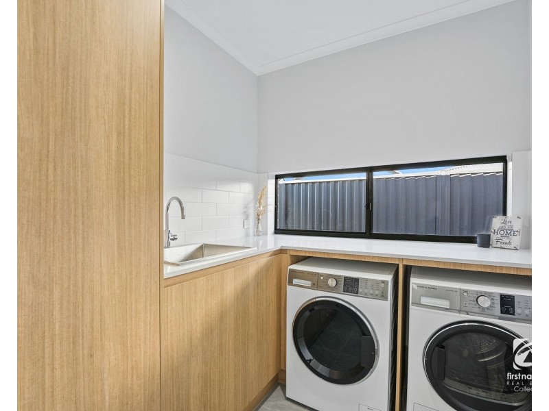 33 Limestone Avenue, Spring Farm NSW 2570