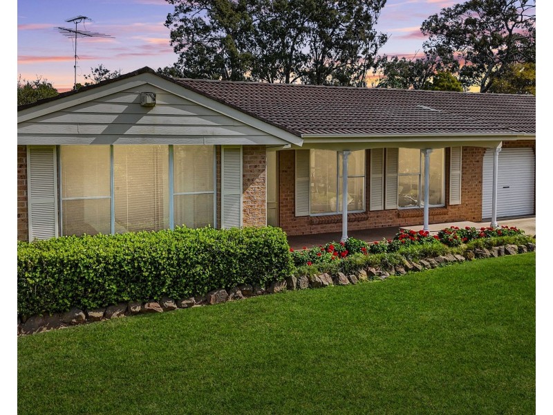 4 Kylie Place, Camden South NSW 2570