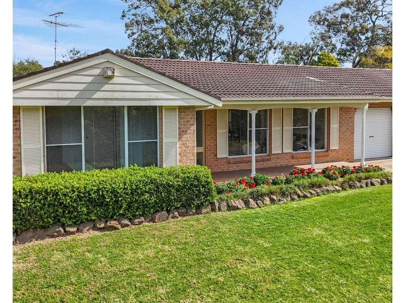 4 Kylie Place, Camden South NSW 2570