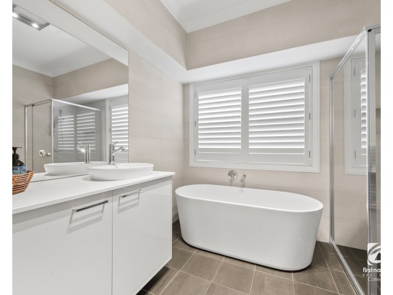 18 Doolan Crescent, Harrington Park NSW 2567