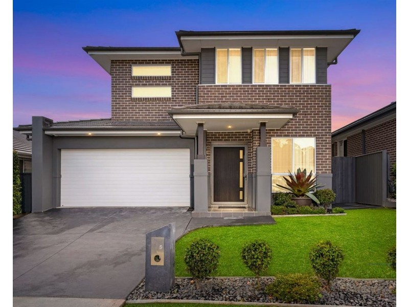 5 Moxon Street, Oran Park NSW 2570