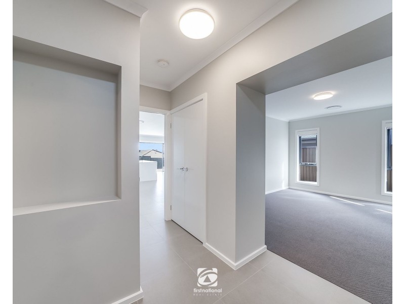 34 Waterglass Street, Spring Farm NSW 2570