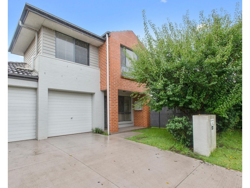 122 Minorca Cct, Spring Farm NSW 2570