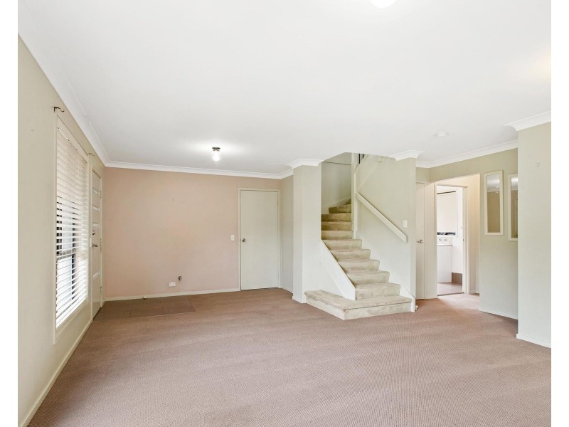 122 Minorca Cct, Spring Farm NSW 2570