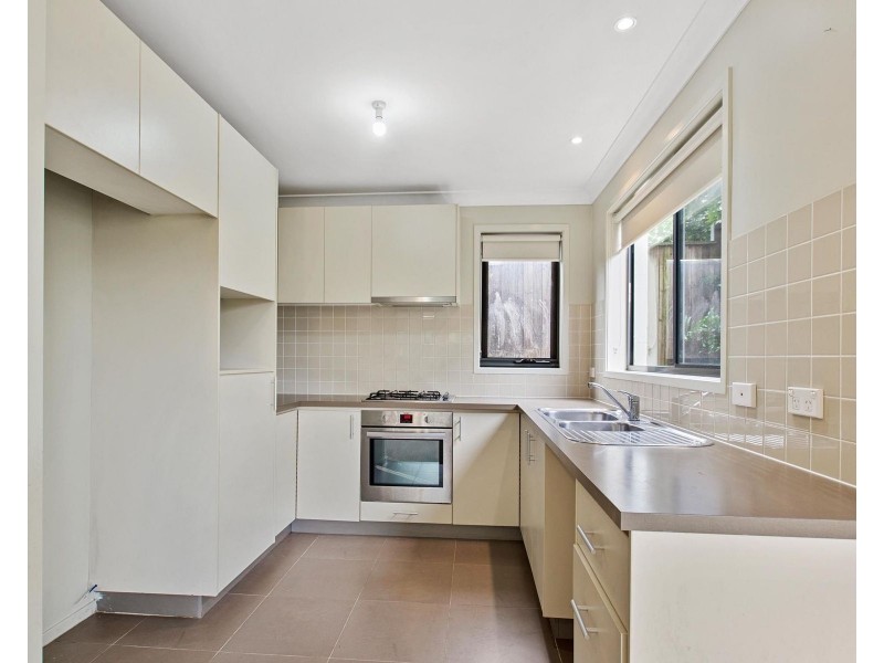 122 Minorca Cct, Spring Farm NSW 2570