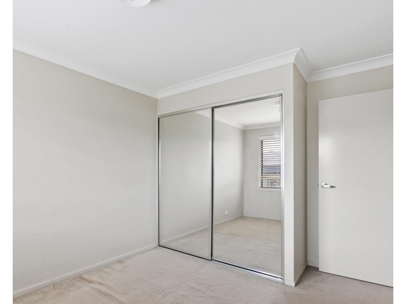 122 Minorca Cct, Spring Farm NSW 2570