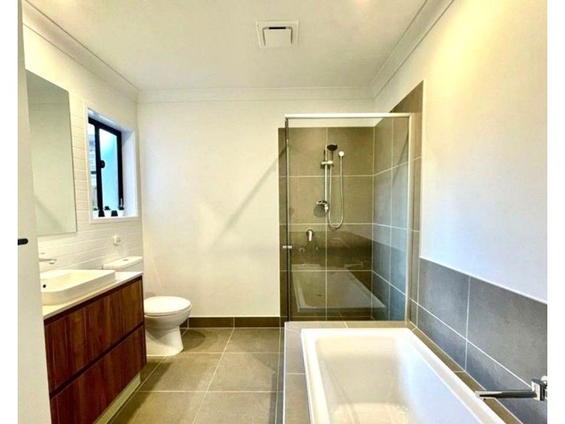 6 Hedge Street, Oran Park NSW 2570