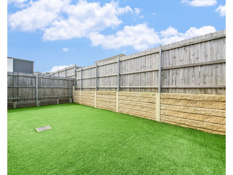 6 Hedge Street, Oran Park NSW 2570