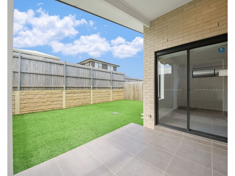 6 Hedge Street, Oran Park NSW 2570