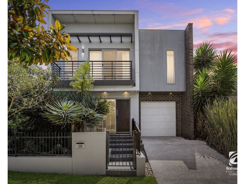 38 Village Circuit, Gregory Hills NSW 2557