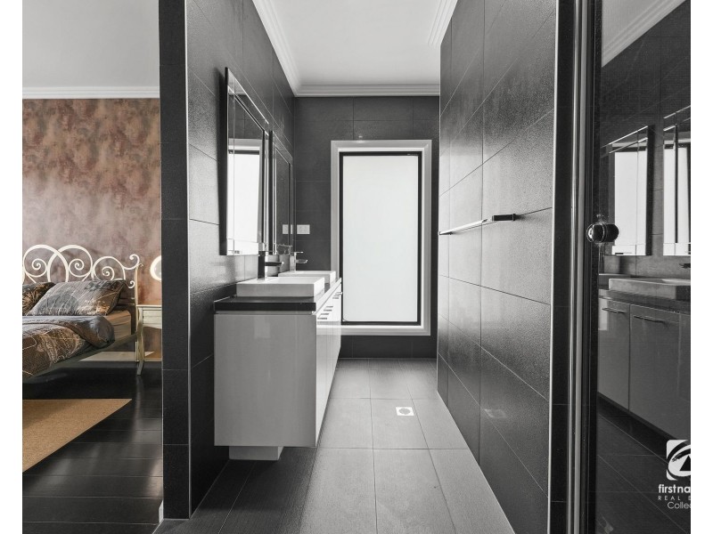 10 Dargin Close, Harrington Park NSW 2567